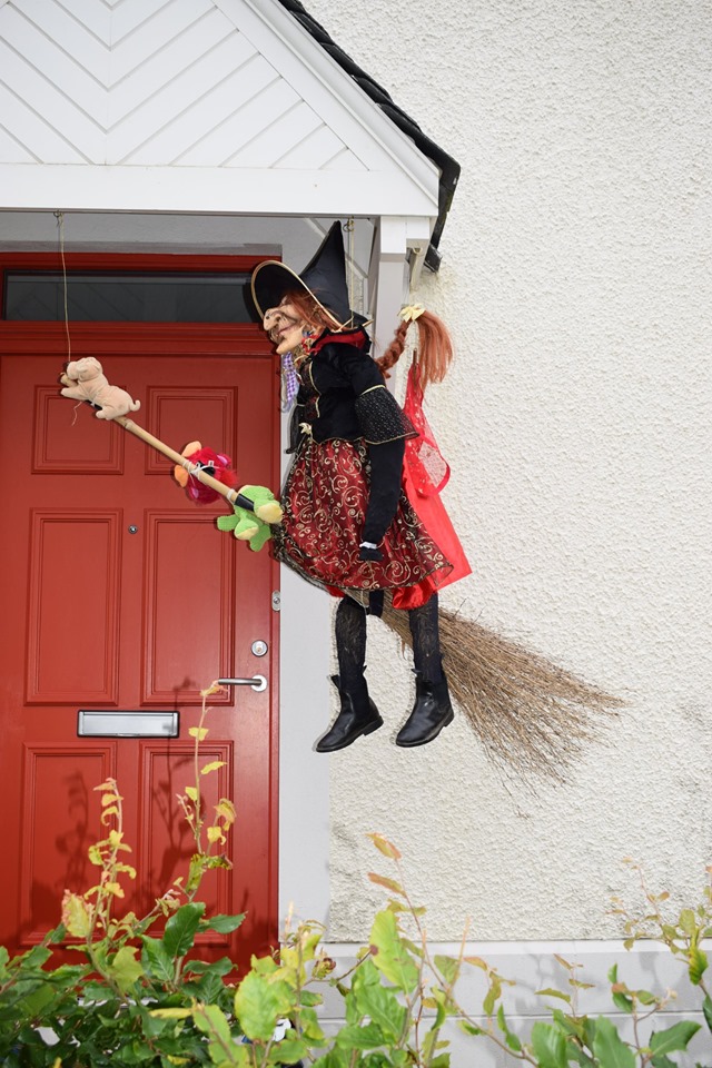 Room-On-The-Broom Chapelton Scarecrow Festival